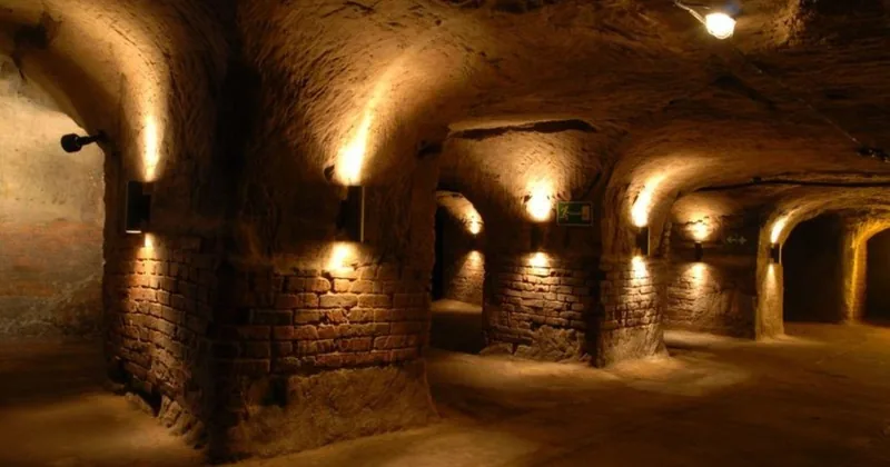Nuremberg: Combined tour: Old Town walking tour and rock walks